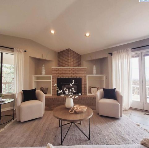 3803 W 40th Pl, Kennewick, WA 99337