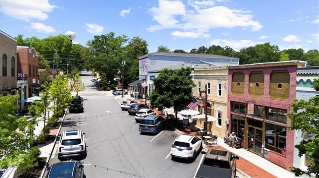 5404 Falling Branch Court, Flowery Branch, GA 30542