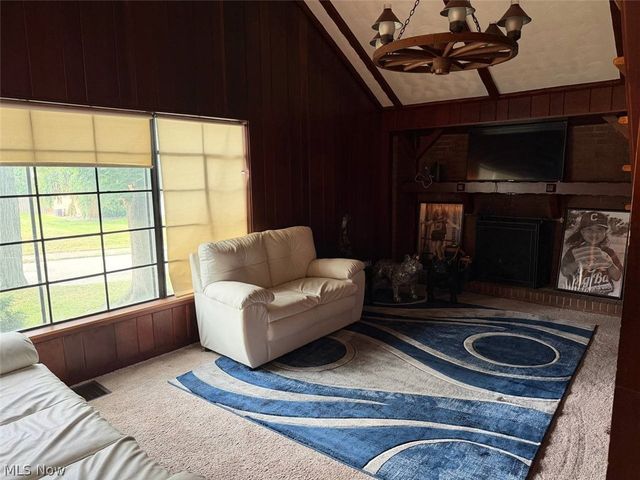 917 21st Street NE, Canton, OH 44714