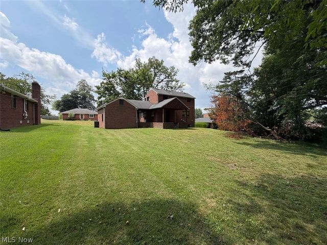917 21st Street NE, Canton, OH 44714