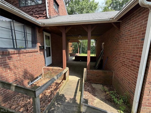 917 21st Street NE, Canton, OH 44714