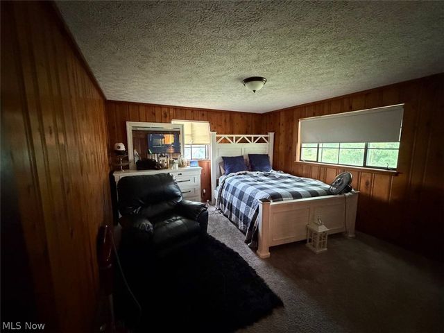 917 21st Street NE, Canton, OH 44714