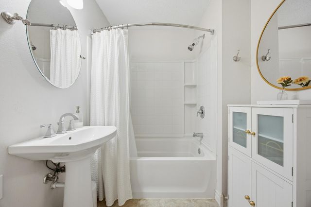 1101 12th Street S, Moorhead, MN 56560