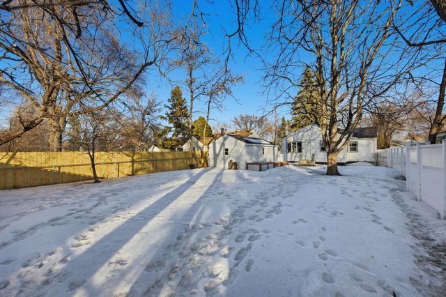 1101 12th Street S, Moorhead, MN 56560