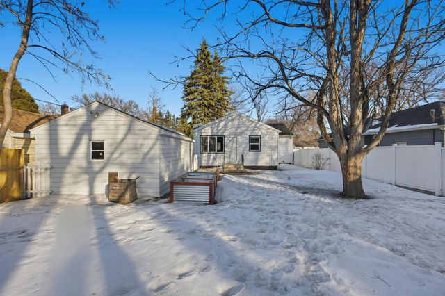 1101 12th Street S, Moorhead, MN 56560