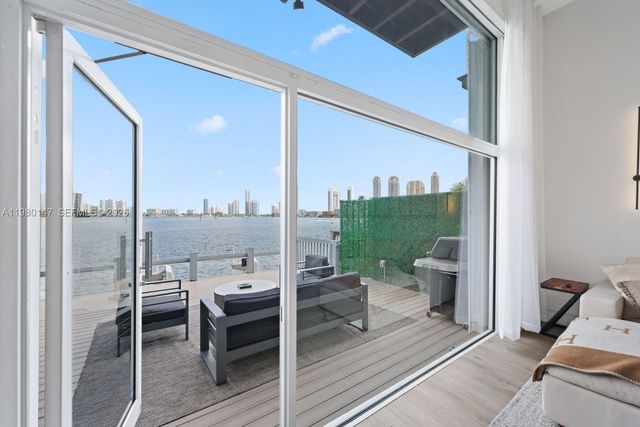 3927 NE 171st St C, North Miami Beach, FL 33160