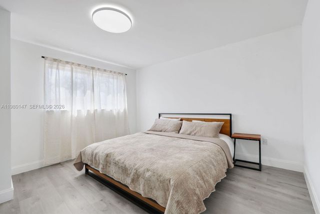 3927 NE 171st St C, North Miami Beach, FL 33160