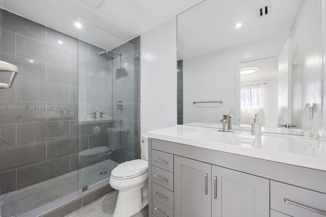 3927 NE 171st St C, North Miami Beach, FL 33160