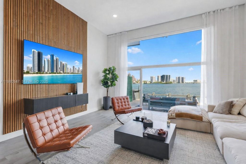 3927 NE 171st St C, North Miami Beach, FL 33160