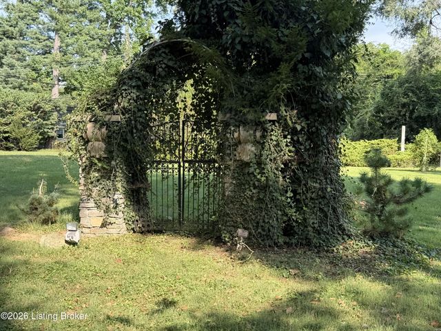 4103 Brownsboro Rd, Louisville, KY 40207