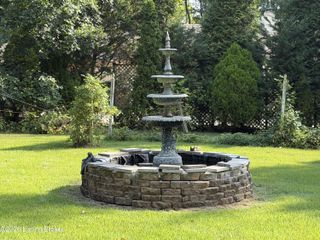 4103 Brownsboro Rd, Louisville, KY 40207