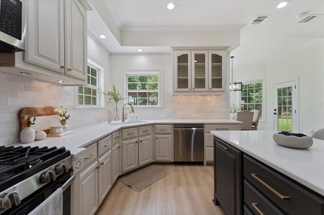 368 Ridgelake Scenic Drive, Montgomery, TX 77316