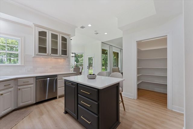 368 Ridgelake Scenic Drive, Montgomery, TX 77316