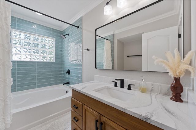 368 Ridgelake Scenic Drive, Montgomery, TX 77316