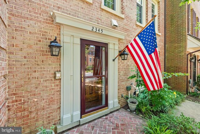 2345 S ROLFE ST S, Arlington, VA 22202