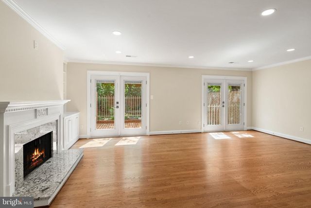 2345 S ROLFE ST S, Arlington, VA 22202