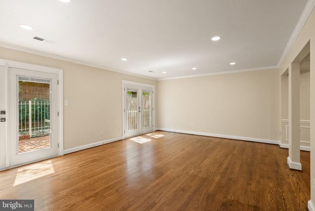 2345 S ROLFE ST S, Arlington, VA 22202