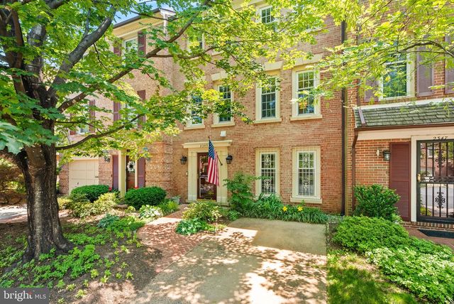 2345 S ROLFE ST S, Arlington, VA 22202