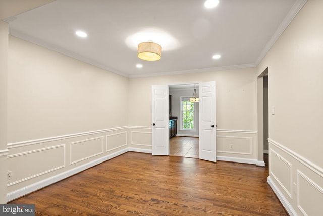 2345 S ROLFE ST S, Arlington, VA 22202