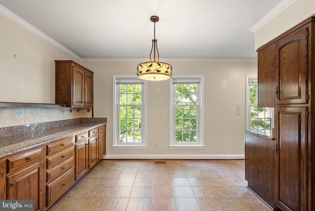 2345 S ROLFE ST S, Arlington, VA 22202
