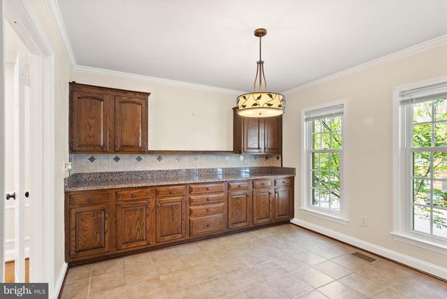 2345 S ROLFE ST S, Arlington, VA 22202