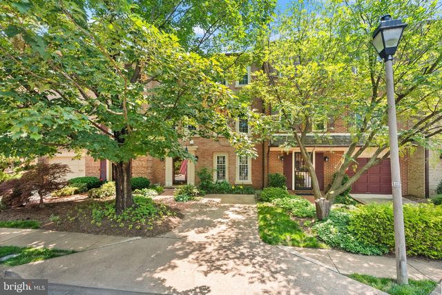 2345 S ROLFE ST S, Arlington, VA 22202