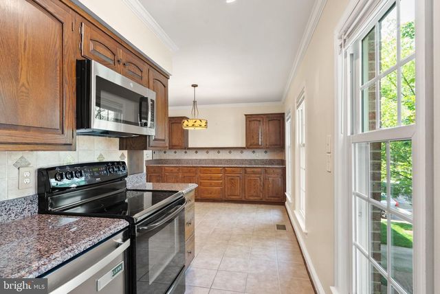 2345 S ROLFE ST S, Arlington, VA 22202