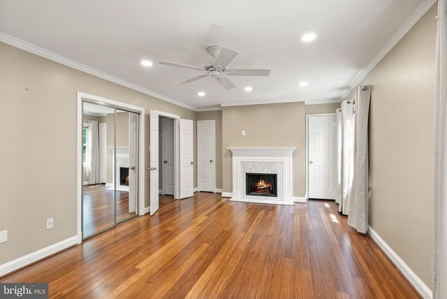 2345 S ROLFE ST S, Arlington, VA 22202