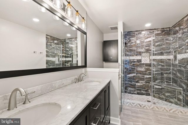 2345 S ROLFE ST S, Arlington, VA 22202