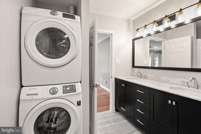 2345 S ROLFE ST S, Arlington, VA 22202