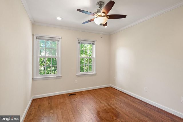 2345 S ROLFE ST S, Arlington, VA 22202