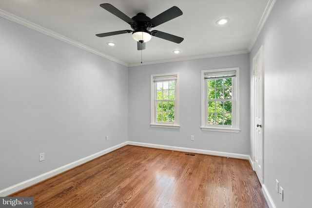 2345 S ROLFE ST S, Arlington, VA 22202