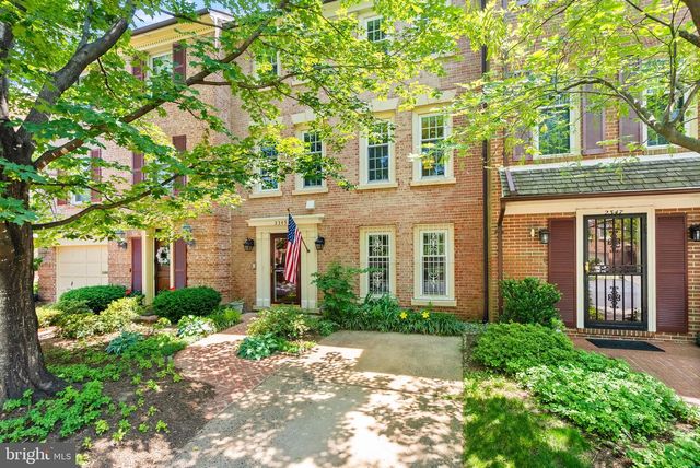 2345 S ROLFE ST S, Arlington, VA 22202