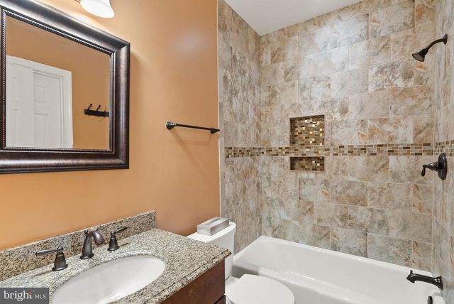 2345 S ROLFE ST S, Arlington, VA 22202
