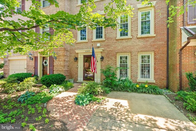 2345 S ROLFE ST S, Arlington, VA 22202