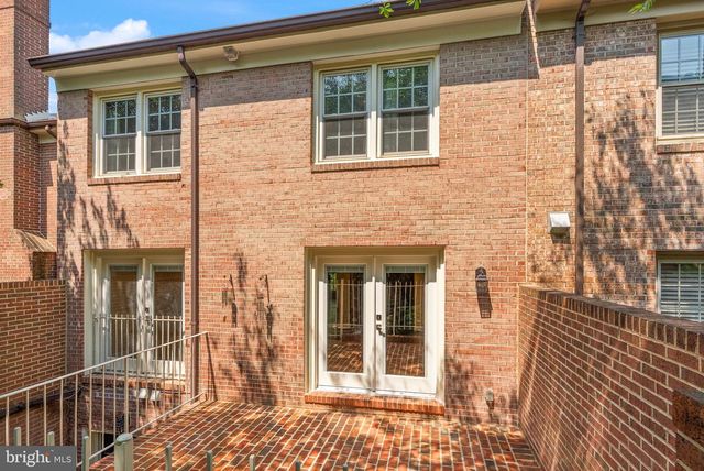 2345 S ROLFE ST S, Arlington, VA 22202
