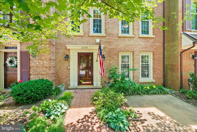 2345 S ROLFE ST S, Arlington, VA 22202