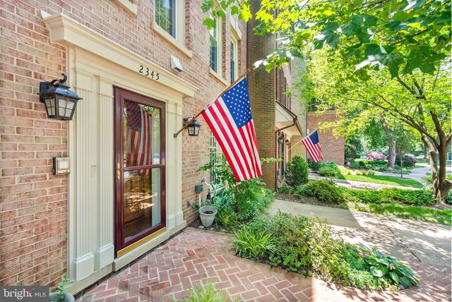 2345 S ROLFE ST S, Arlington, VA 22202