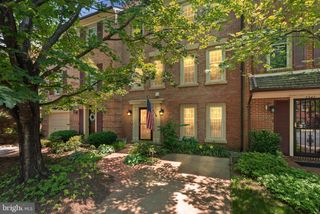 2345 S ROLFE ST S, Arlington, VA 22202