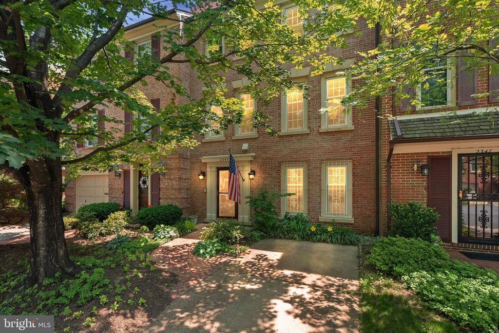 2345 S ROLFE ST S, Arlington, VA 22202
