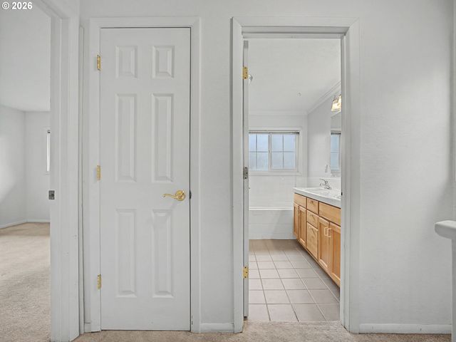 18508 Ne WASCO St, Portland, OR 97230