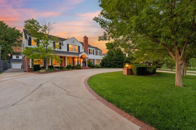 1707 Pennington Way, Nichols Hills, OK 73116