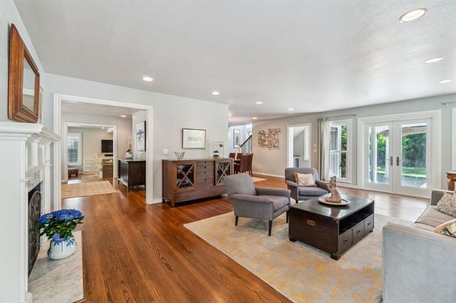 1707 Pennington Way, Nichols Hills, OK 73116