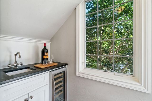 1707 Pennington Way, Nichols Hills, OK 73116