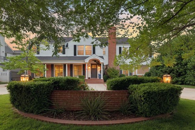 1707 Pennington Way, Nichols Hills, OK 73116