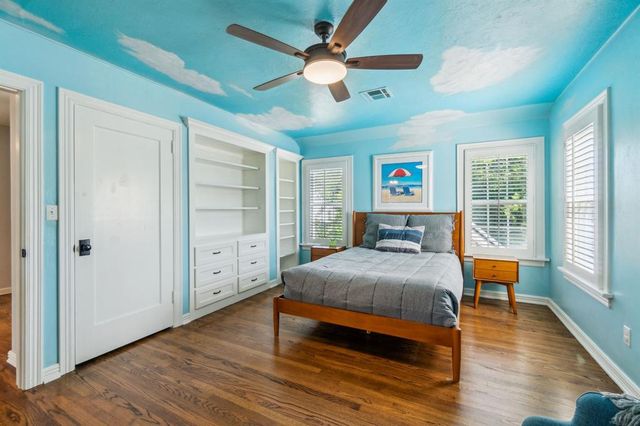 1707 Pennington Way, Nichols Hills, OK 73116