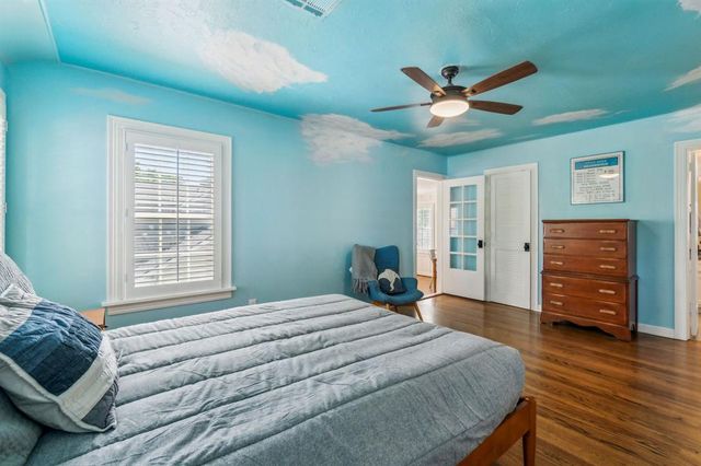 1707 Pennington Way, Nichols Hills, OK 73116