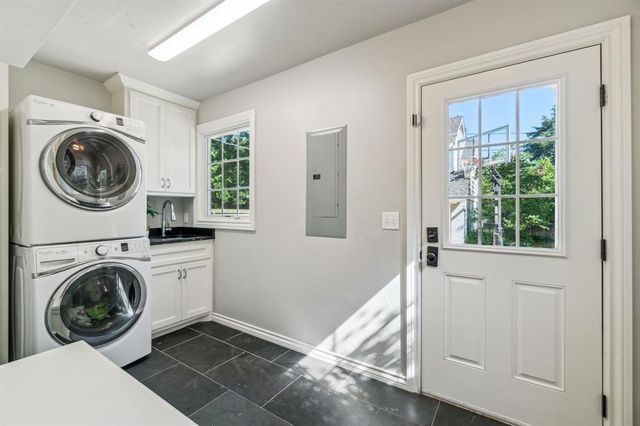 1707 Pennington Way, Nichols Hills, OK 73116