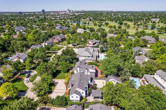 1707 Pennington Way, Nichols Hills, OK 73116