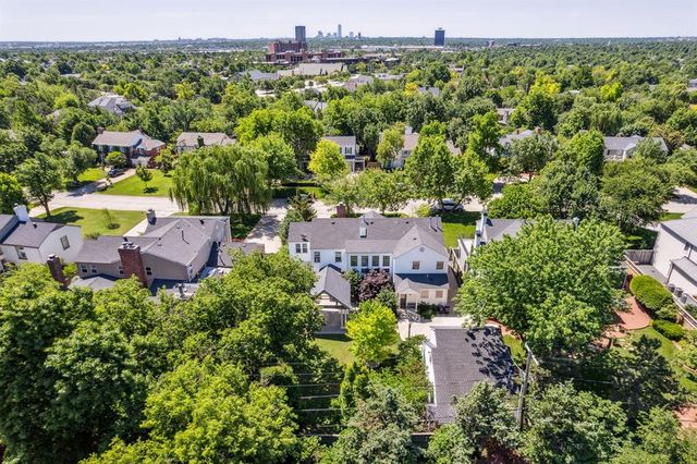 1707 Pennington Way, Nichols Hills, OK 73116